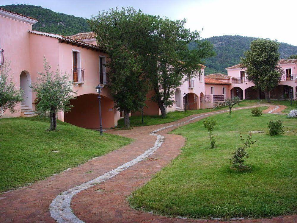 Hotel Taloro Gavoi Exterior photo